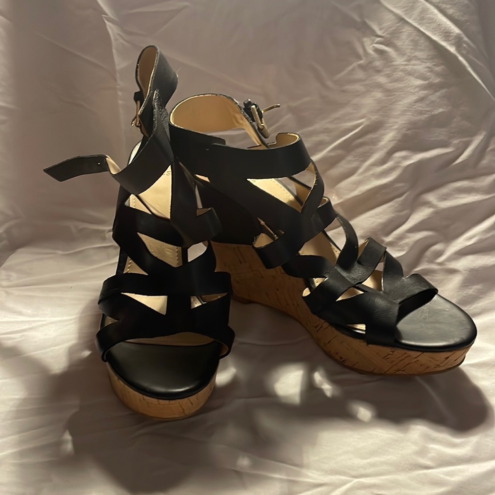 GUESS Black wedges